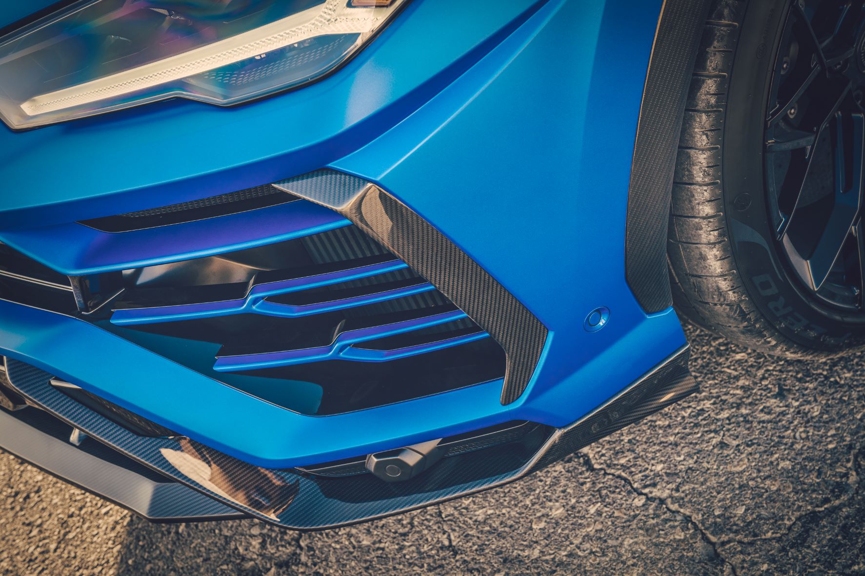 RYFT Lamborghini Urus Carbon Fibre Centre Chin
