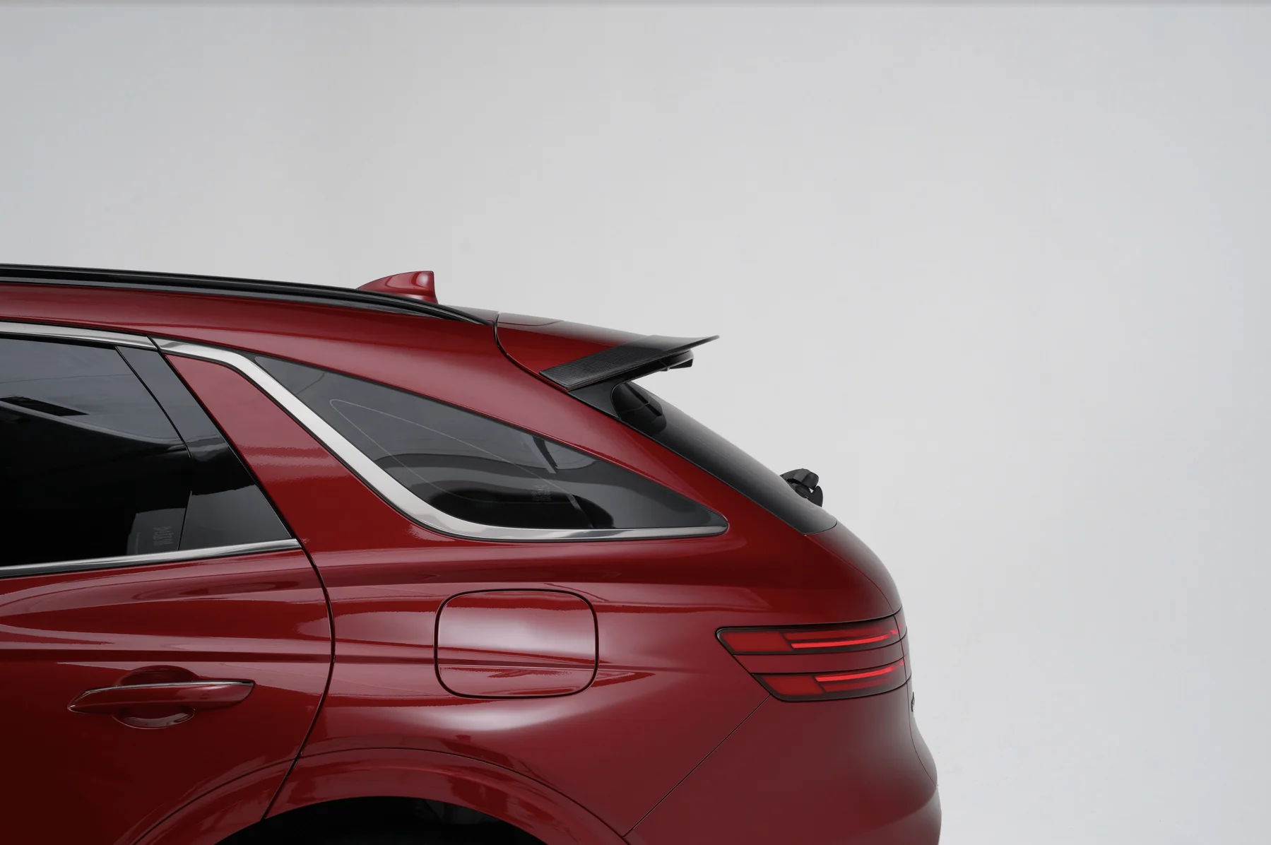 GENESIS GV70 ADRO CARBON FIBER ROOF SPOILER