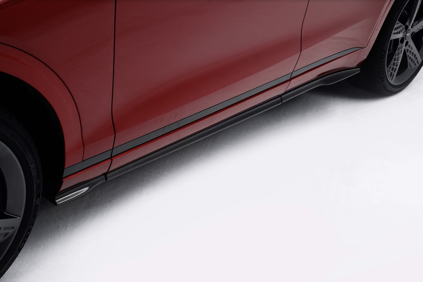 GENESIS GV70 ADRO CARBON FIBER SIDE SKIRT