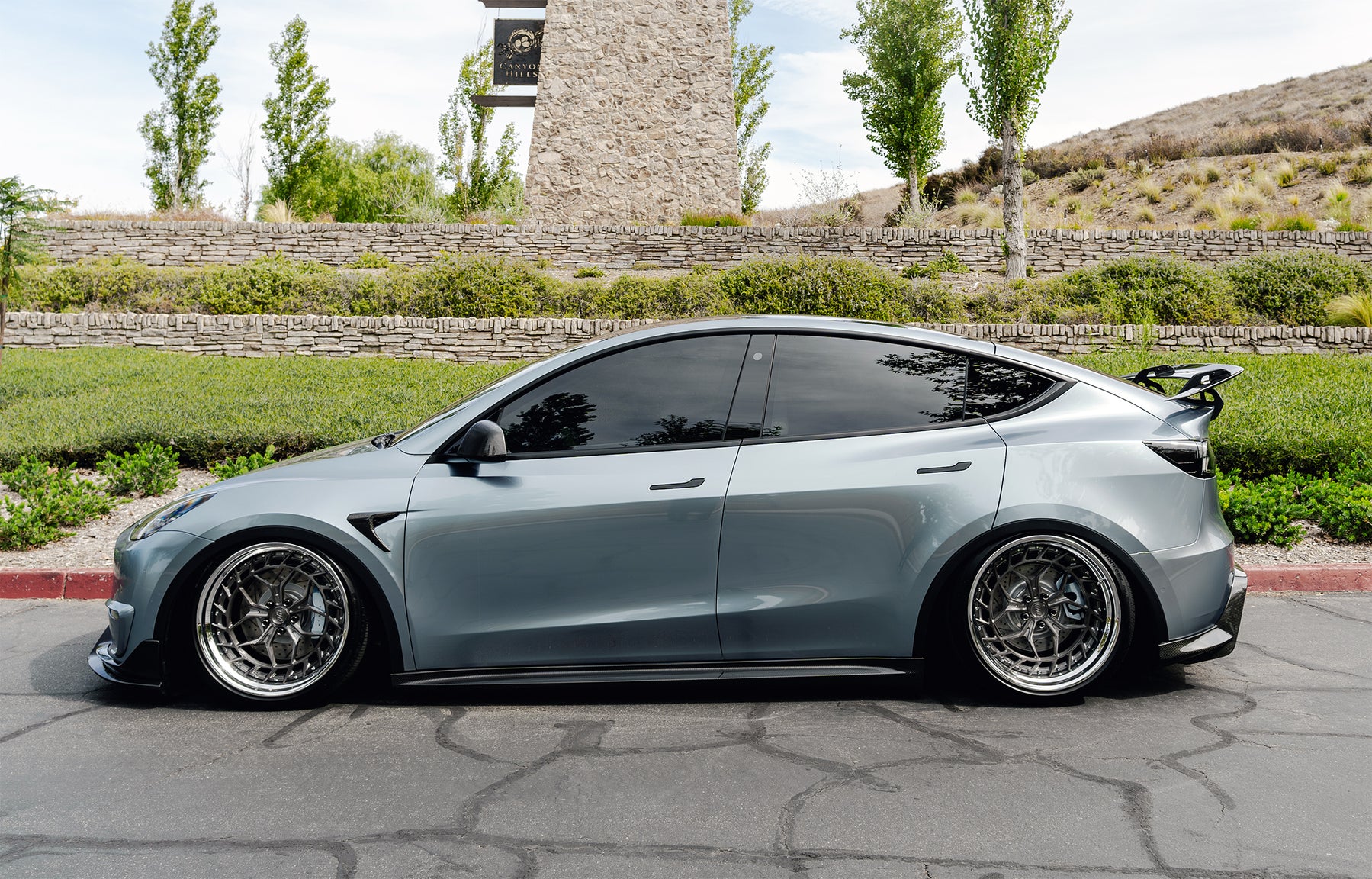 TESLA MODEL Y ADRO AT-S SWAN NECK WING