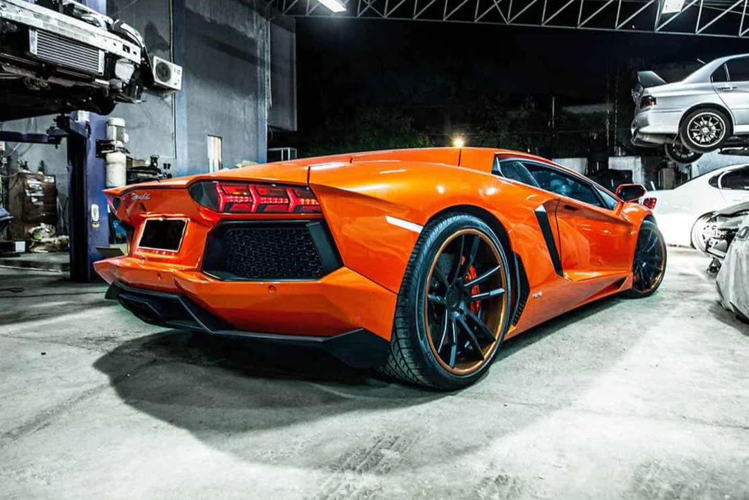 IPE Catless Straight Pipe + Heat Protector for Lamborghini Aventador LP700-4 / LP720-4