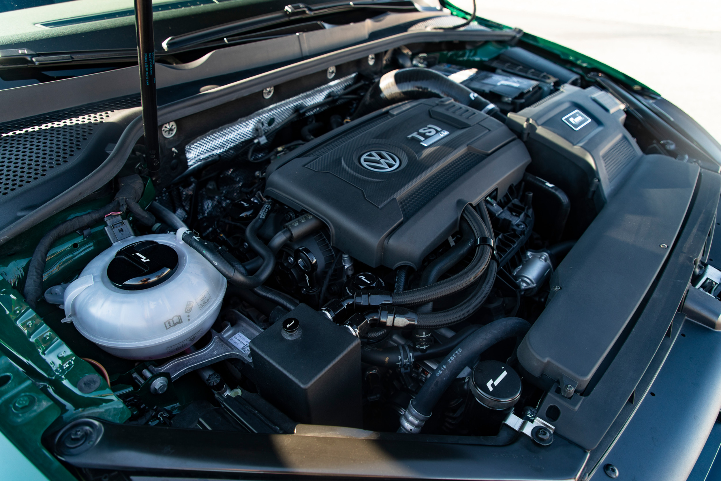 Oil Management Kit / MQB / EA888.3 / Washer Bottle Refil Kit - RacingLine official product photo 1